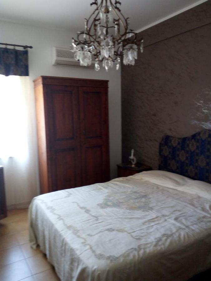B B Casa Vacanze Il Pino Di Pino Lascari Eksteriør billede