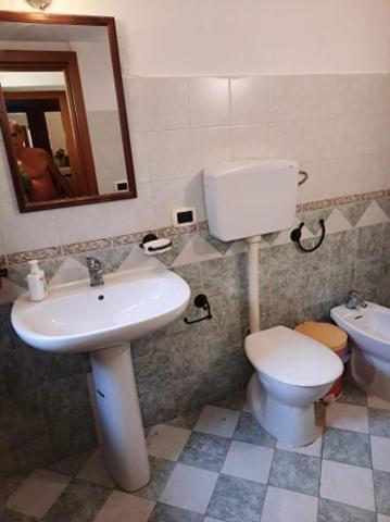 B B Casa Vacanze Il Pino Di Pino Lascari Eksteriør billede